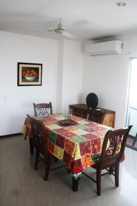 Apartamento 1403.mirador Del Laguito Frente A La Bahia - 4 Hab